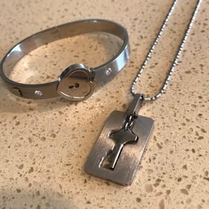 Cute couples or bffs Silver necklace and bracelet